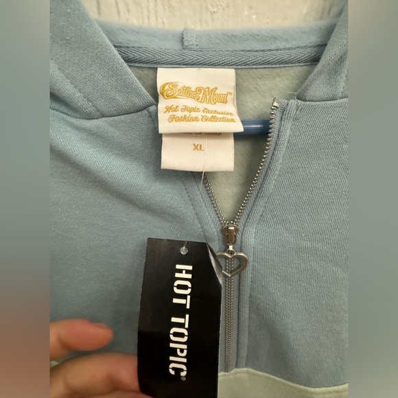 HOT TOPIC Sailor Moon Uranus & Neptune 1/4 Zip Hoodie XL NWT Light Blue Manga - Picture 6 of 11